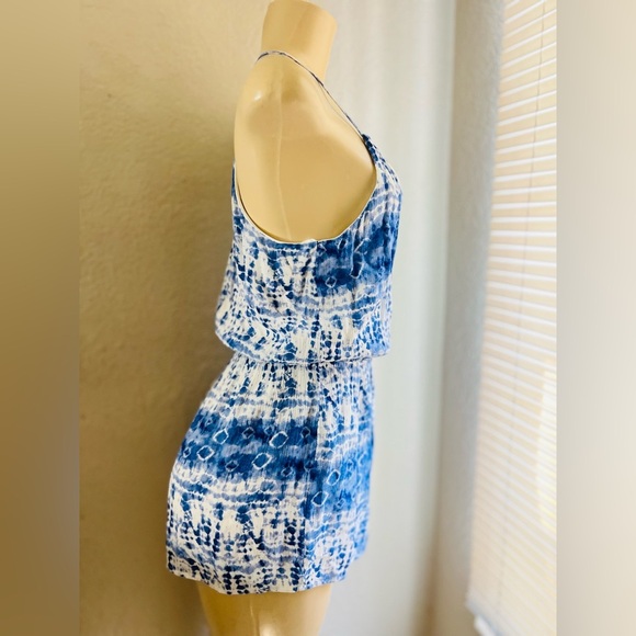 ONE ❤️ CLOTHING Short Romper, Blue & White Size XS LIKE NEW - Picture 4 of 16